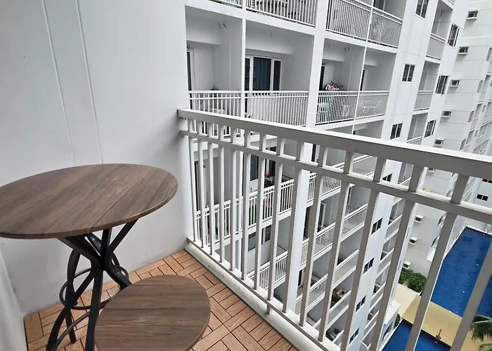 Royal At Shore Residences Near Sm Moa And Airport Manila